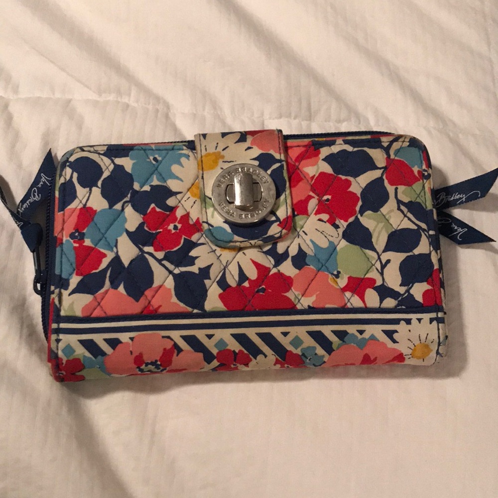Turn-A-Lock Wallet Summer Cottage